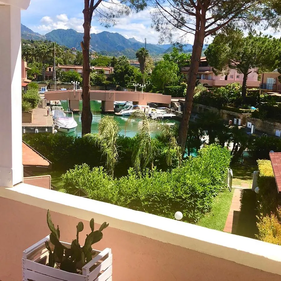 Appartement Casa Filu' A Portorosa Baia Dei Delfini à Furnari